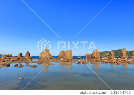 [和歌山縣] 鹽岬橋岩（紀伊半島）晴空萬裡 135654792