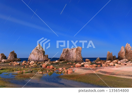 [和歌山縣] Hashiguiiwa Rocks的夜景（鹽之崎，紀伊半島） 135654800