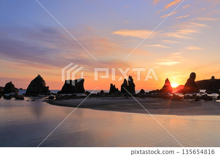 [和歌山縣] Hashiguiiwa Rocks的黎明（鹽之崎，紀伊半島） 135654816