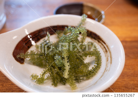 來自日本沖繩的美味傳統美食 來自日本沖繩的美味傳統美食 135655267