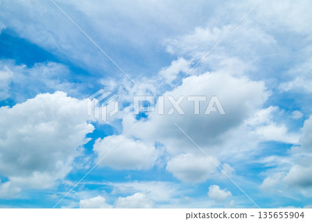 sky, blue sky, cloud 135655904