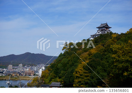 犬山城,建於一座小山丘上 犬山城,建於一座小山丘上 135656801
