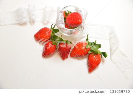 香甜可口的草莓（產自埼玉縣的彌生姬草莓） 135659780