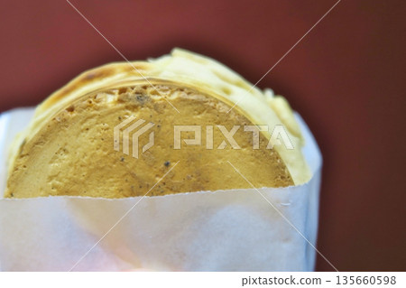 Eat freshly baked Imagawayaki while walking around Eat freshly baked Imagawayaki while walking around 135660598