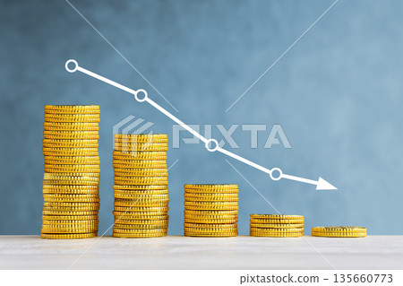 Still image material depicting a situation where assets are decreasing Still image material depicting a situation where assets are decreasing 135660773
