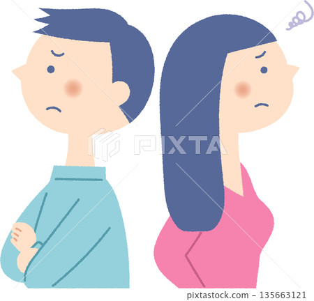 一男一女背靠背站著，表情不滿。 135663121