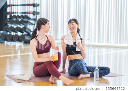 訓練後的女子。照片由以下機構提供:幕張24號萬麗體育俱樂部及三溫暖水療中心 訓練後的女子。照片由以下機構提供:幕張24號萬麗體育俱樂部及三溫暖水療中心 135665512