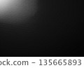 黑色背景 135665893