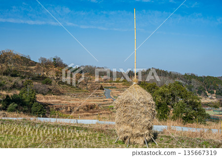 Winter scenery of the rice terraces in Inabuchi, Asuka Village, Nara Prefecture, one of Japan's 100 best rice terraces Winter scenery of the rice terraces in Inabuchi, Asuka Village, Nara Prefecture, one of Japan's 100 best rice terraces 135667319
