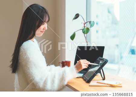 Interior designer home 135668815