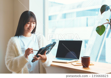 Interior designer home 135668823