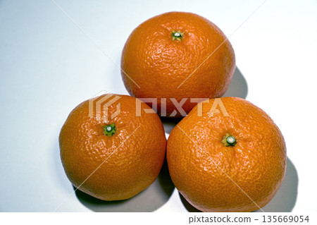 Seasonal fruit Seasonal fruit 135669054