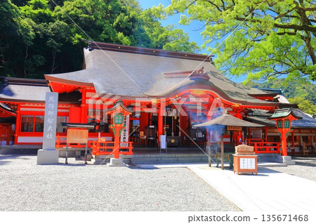 [Wakayama Prefecture] Kumano Nachi Taisha Shrine (reception hall) on a clear day 135671468