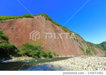 [和歌山縣] 晴天時的古座川巨石 135671481