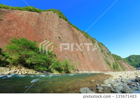 [Wakayama Prefecture] A monolith at Kozagawa River on a clear day 135671483