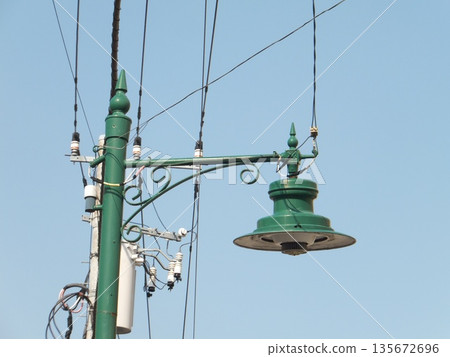 白天路燈 135672696