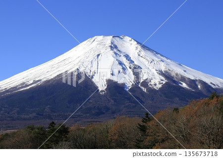 Mt. Fuji in fine weather 135673718