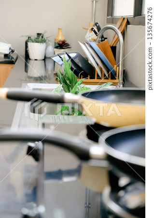 Detail image of kitchen utensils background 135674276