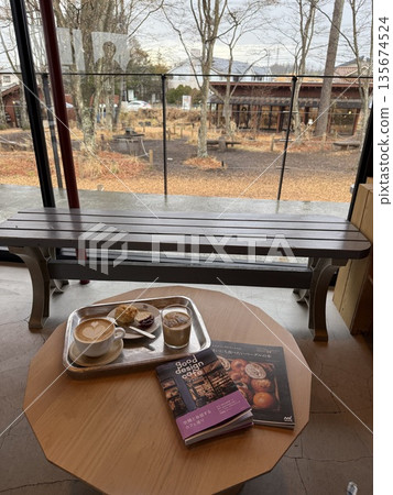 Cafe  135674524