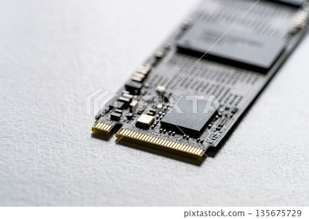 高速儲存 M.2 NVMe SSD 特寫 135675729