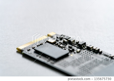 高速儲存 M.2 NVMe SSD 特寫 高速儲存 M.2 NVMe SSD 特寫 135675730