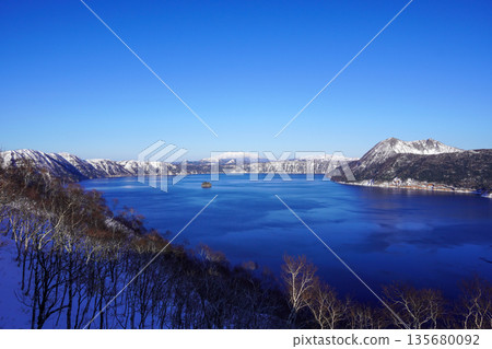 2026年冬季的摩週湖（阿寒摩週國立公園） 135680092