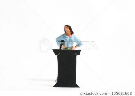 Female leader's speech image ① Female leader's speech image ① 135681668