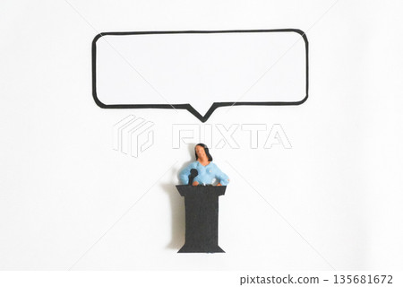 Image of a female leader's speech ⑤ Image of a female leader's speech ⑤ 135681672