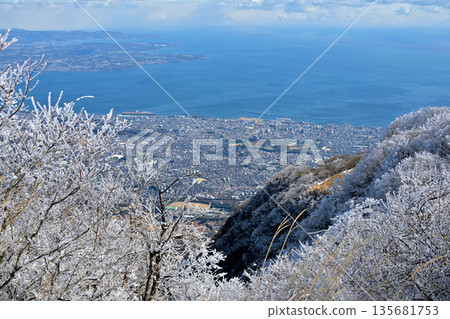 View of frost and Beppu Bay from the summit of Mount Tsurumi 135681753