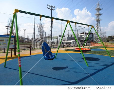 千葉縣市川市明殿公園的包容性遊樂場 135681857