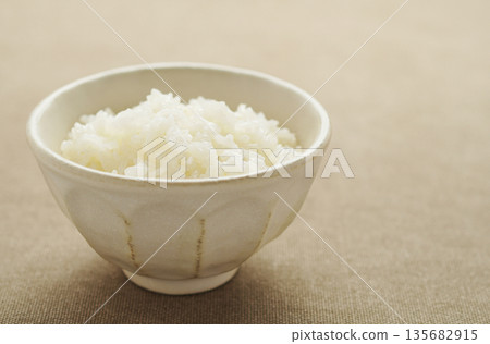 碗裝白飯 135682915