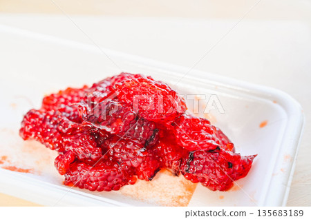 Salted salmon roe 135683189