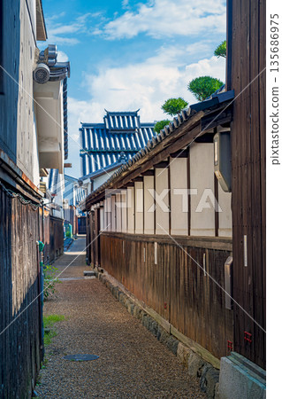 Alley scenery in Imaicho, Nara 135686975