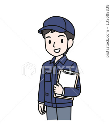 插畫素材：一名身穿工作服、頭戴帽子的男子，手捧活頁夾中的文件。 135688839