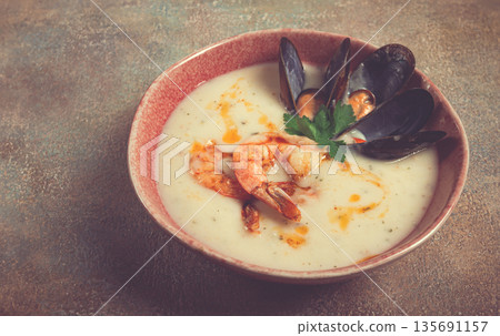cream soup, chowder with mussels and shrimp, American cuisine, homemade, no people, 135691157