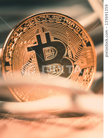 Bitcoin crypocurrency 135691359