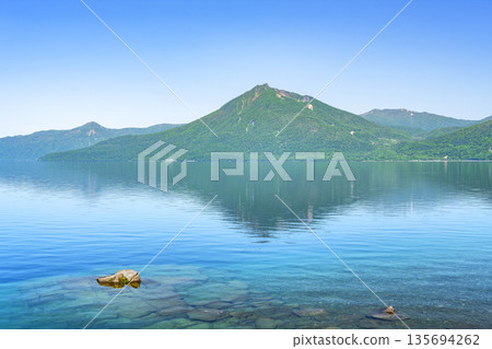 Lake Shikotsu and Mount Eniwa in early summer, Chitose City Lake Shikotsu and Mount Eniwa in early summer, Chitose City 135694262