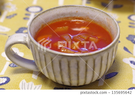 健康蔬菜湯 健康蔬菜湯 135695642