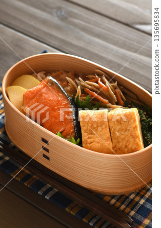 三文魚飯盒 三文魚飯盒 135695834