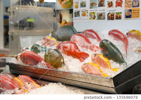 來自牧誌公共市場的魚 135696078