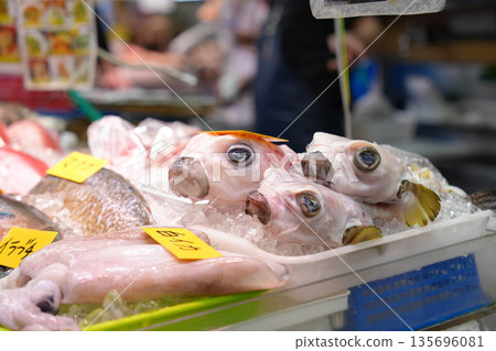 來自牧誌公共市場的魚 135696081