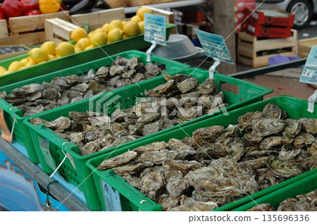 Lyon Marché, France 135696336