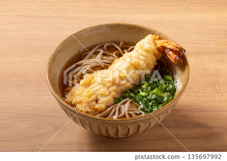 Large shrimp tempura soba 135697992