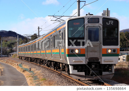 Agatsuma Line 211 series train (4-car formation: Takasaki - Shibukawa ⇔ Omae) Agatsuma Line 211 series train (4-car formation: Takasaki - Shibukawa ⇔ Omae) 135698664