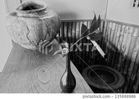 花瓶插花 135698986