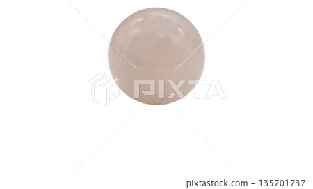 玫瑰石英球（白色背景） 135701737