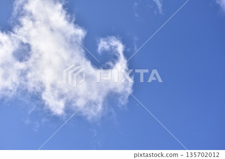 Blue sky 135702012