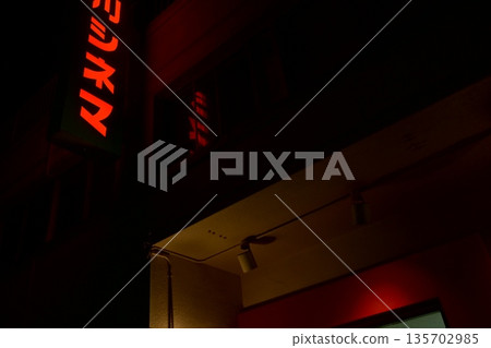 昭和復古風!充滿情感的電影院招牌 昭和復古風!充滿情感的電影院招牌 135702985