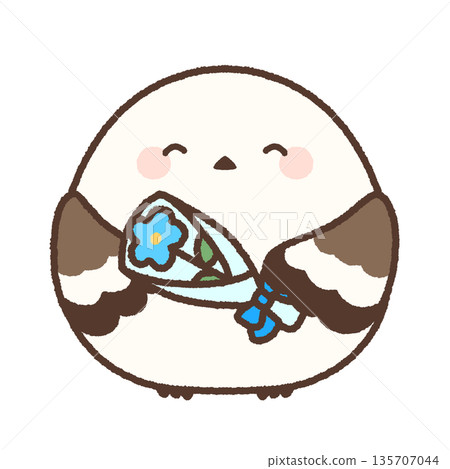 一隻面帶微笑的長尾山雀，嘴裡叼著一朵藍色的花。 135707044