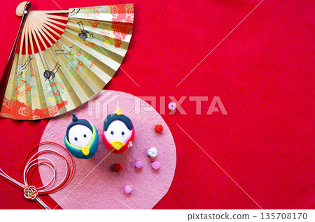 紅色背景的雛祭圖片 紅色背景的雛祭圖片 135708170